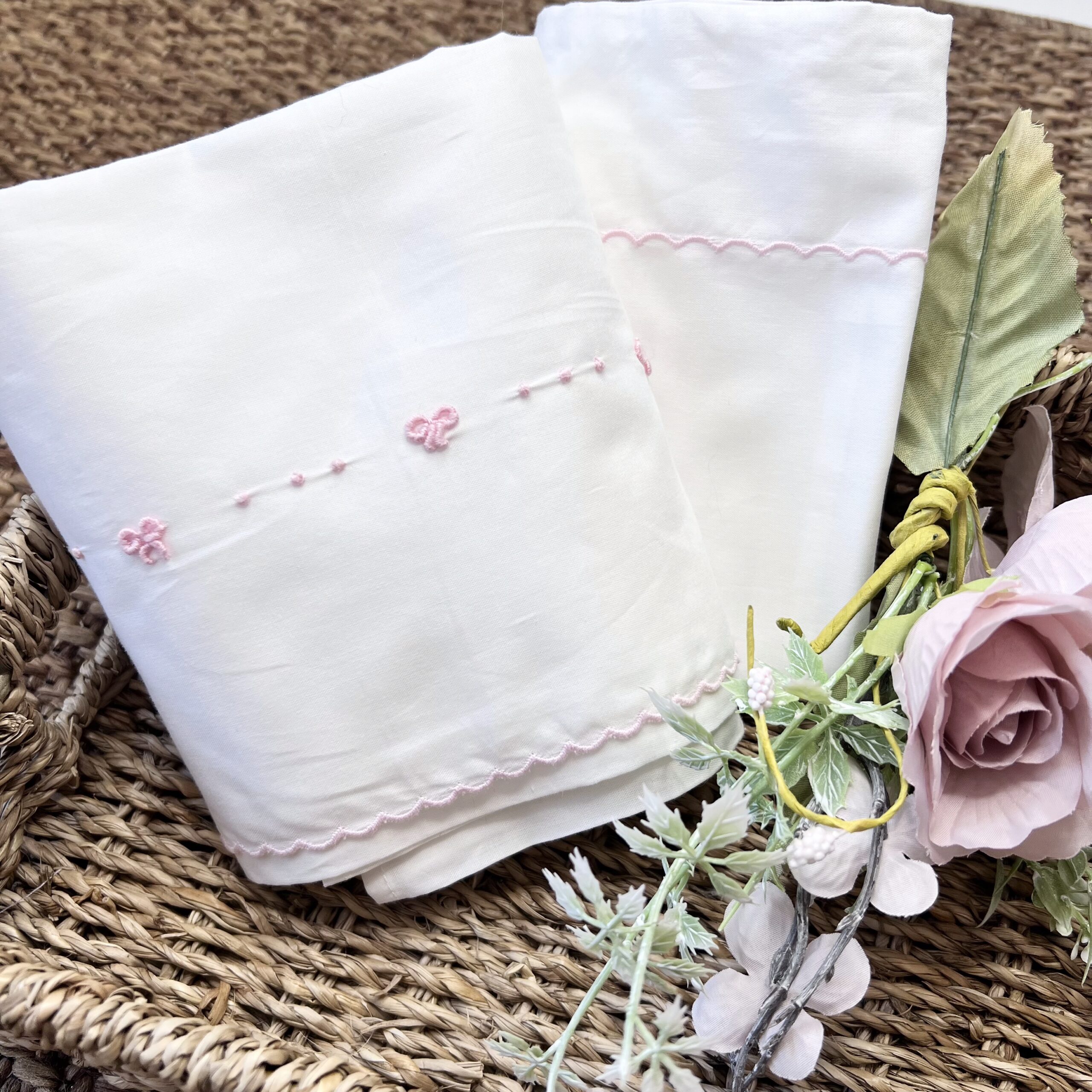 Set Lenzuolino Nodini d'amore rosa 929/04A IB
