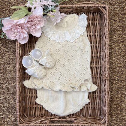 Completo in maglia con merletto, coulotte e babbucce JL