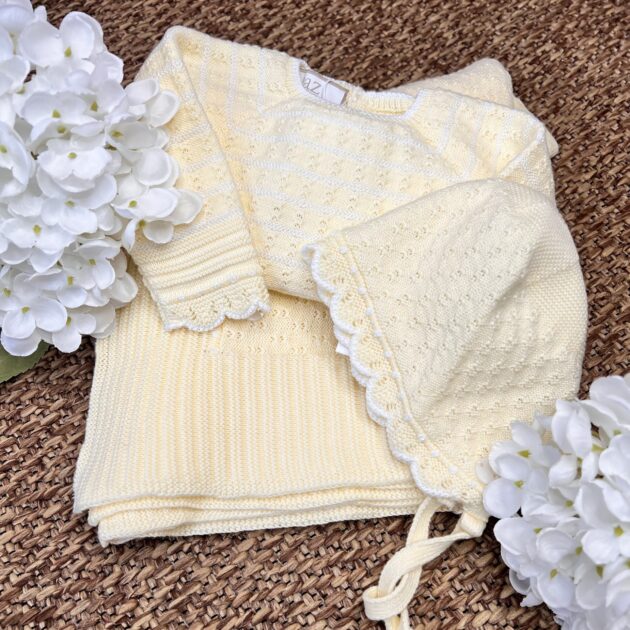 Coordinato con coperta,  Coprifasce giallo con ghettina e cappellino | Filo di cotone 040-120513 Pz