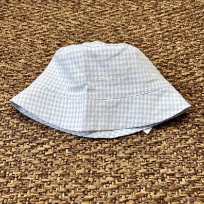 Cappellino bimbo quadretti celeste HS69B