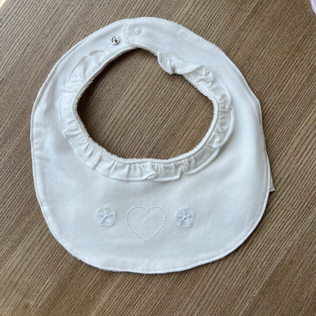 Bavetta bianca con cuore e fiori 3G363/00