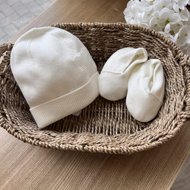 Set cappellino e babbucce neutre | Filo di cotone 3G317/00