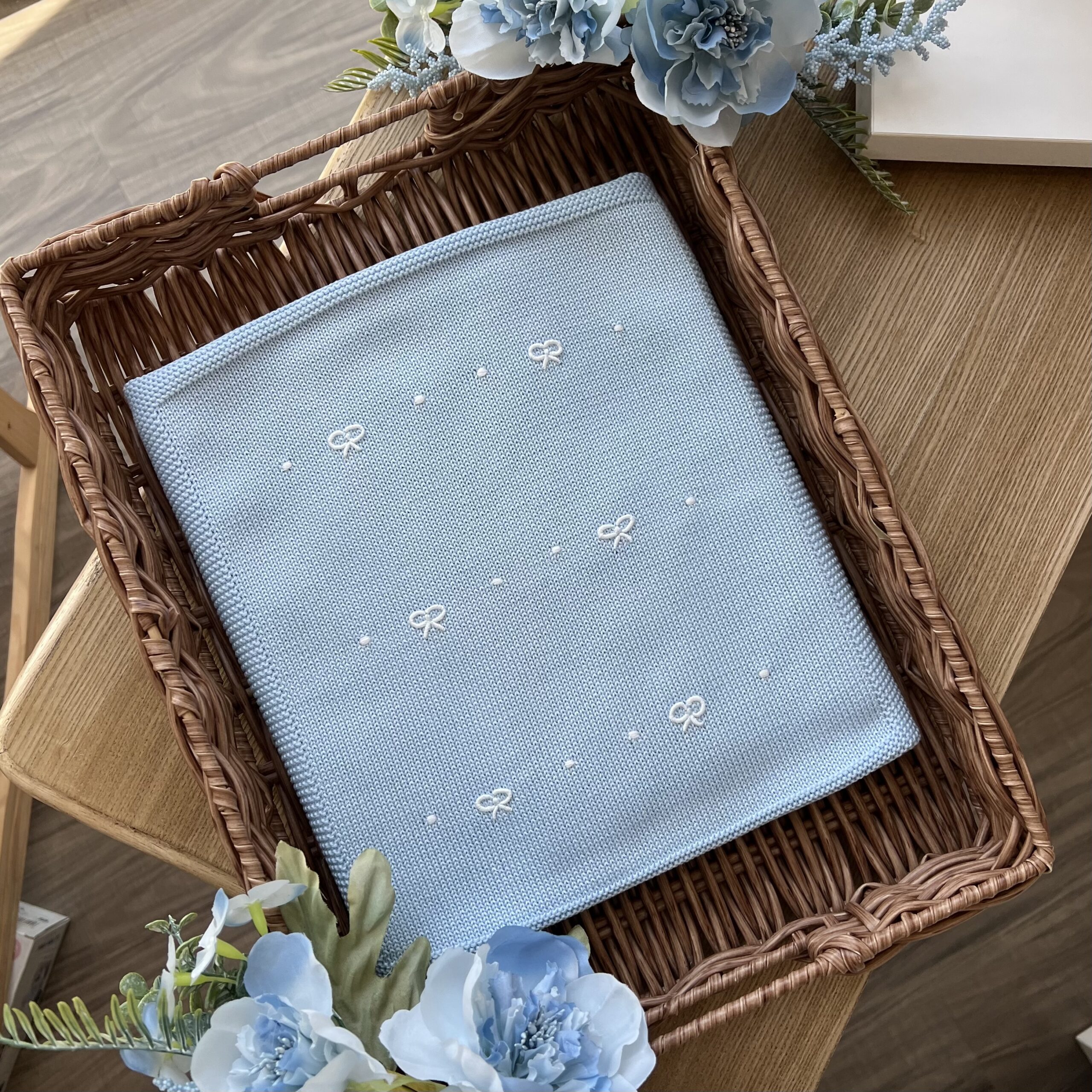 Coordinato nascita bimbo con ricamo nodini d’amore | Filo di cotone 246084R1E - immagine 5