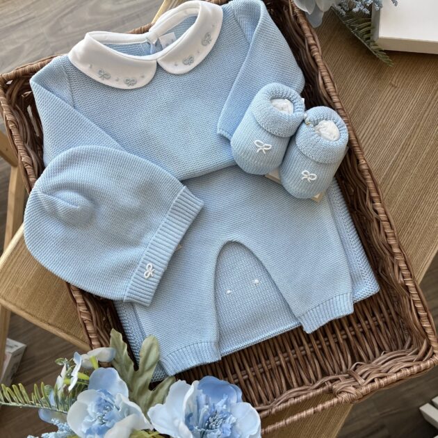 Coordinato nascita bimbo con ricamo nodini d’amore | Filo di cotone 246084R1E
