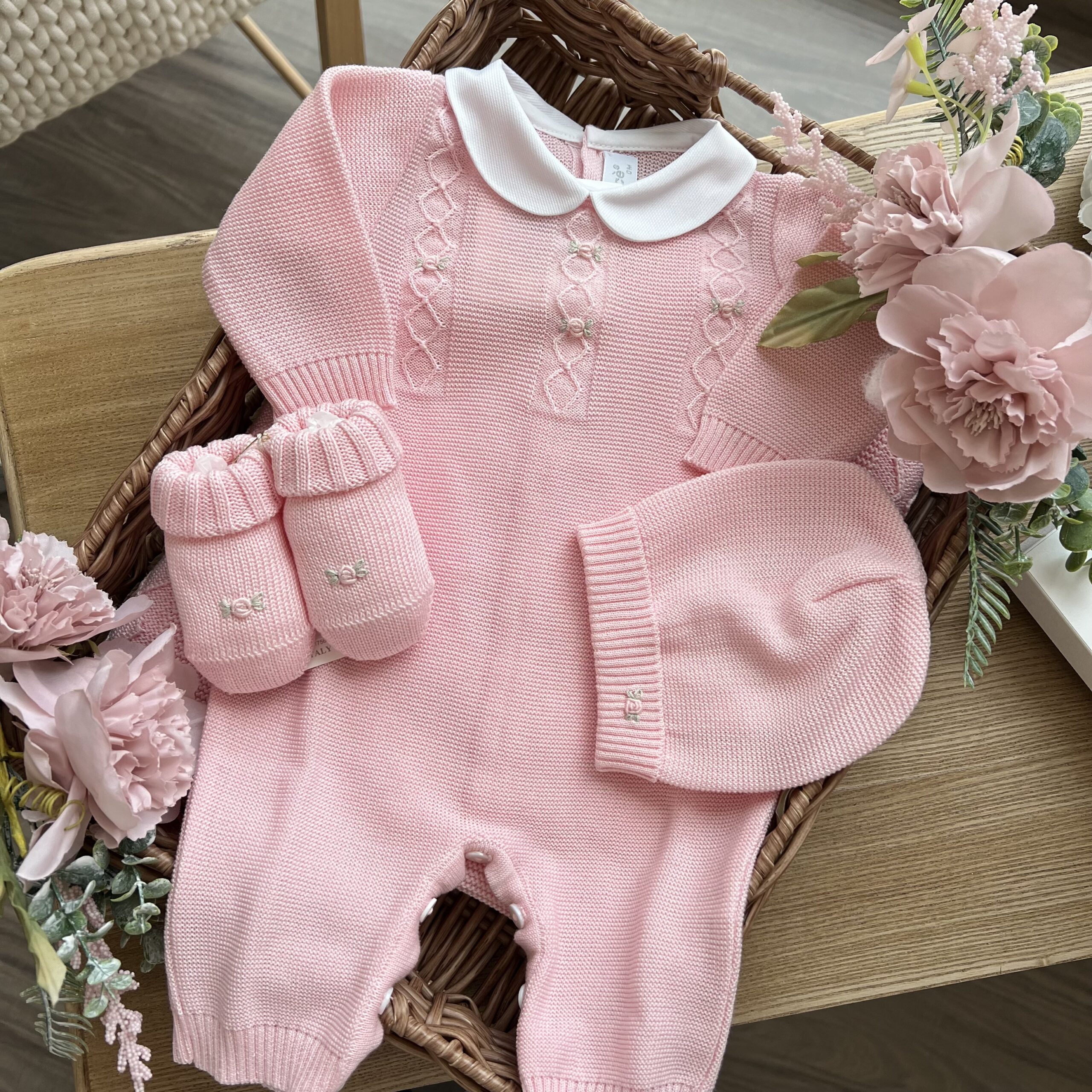 Coordinato nascita bimba con ricamo roselline rosa 4Pz | 245082R3Q9
