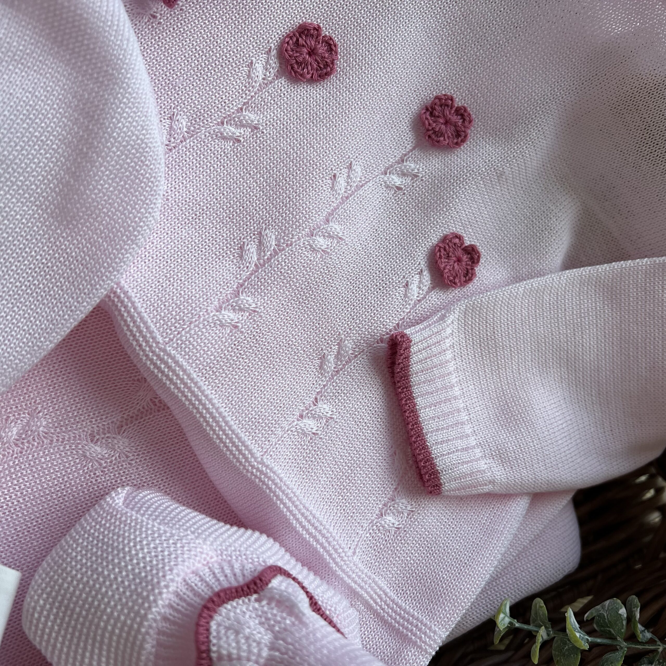 Set Nascita neonata 2 Pz, tutina e babbucce con fiori | Estivo | B092 40 - immagine 3
