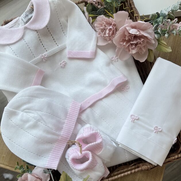 Coordinato nascita neonata 6 Pz con ricamo nodini d’amore, con coprifasce | Estivo | B094 41
