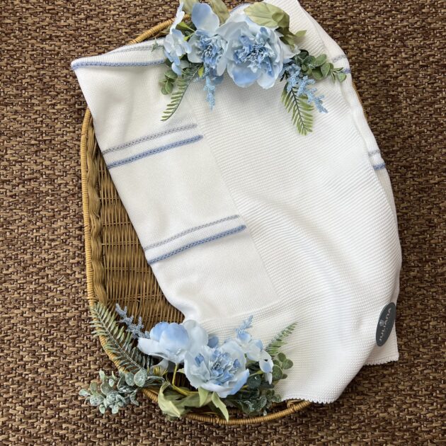 Coperta neonato bianca con righe celesti e grigie | Estivo | 26018