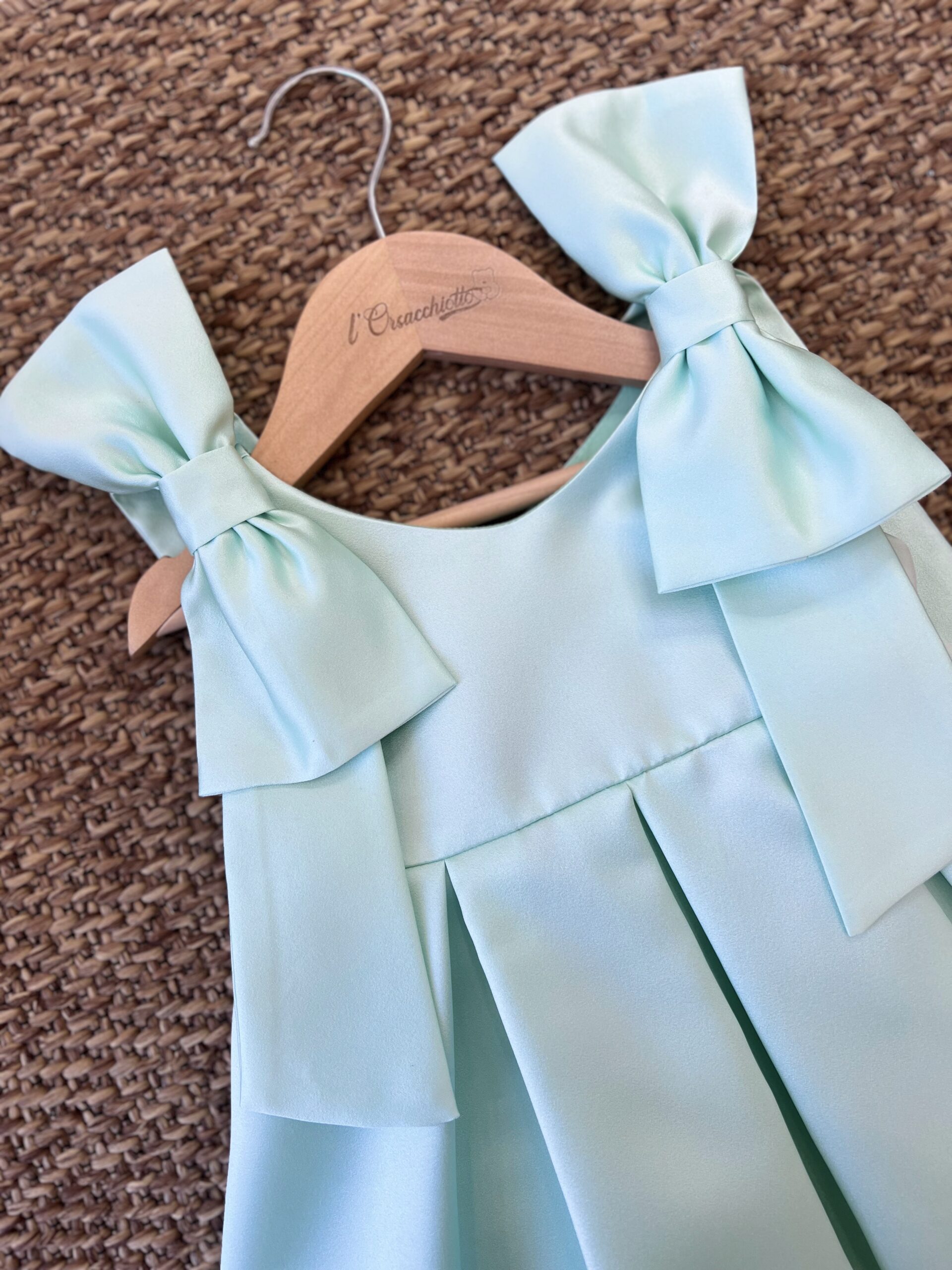 Abito elegante bimba in raso verde con fiocchi | 801 | IL - immagine 2