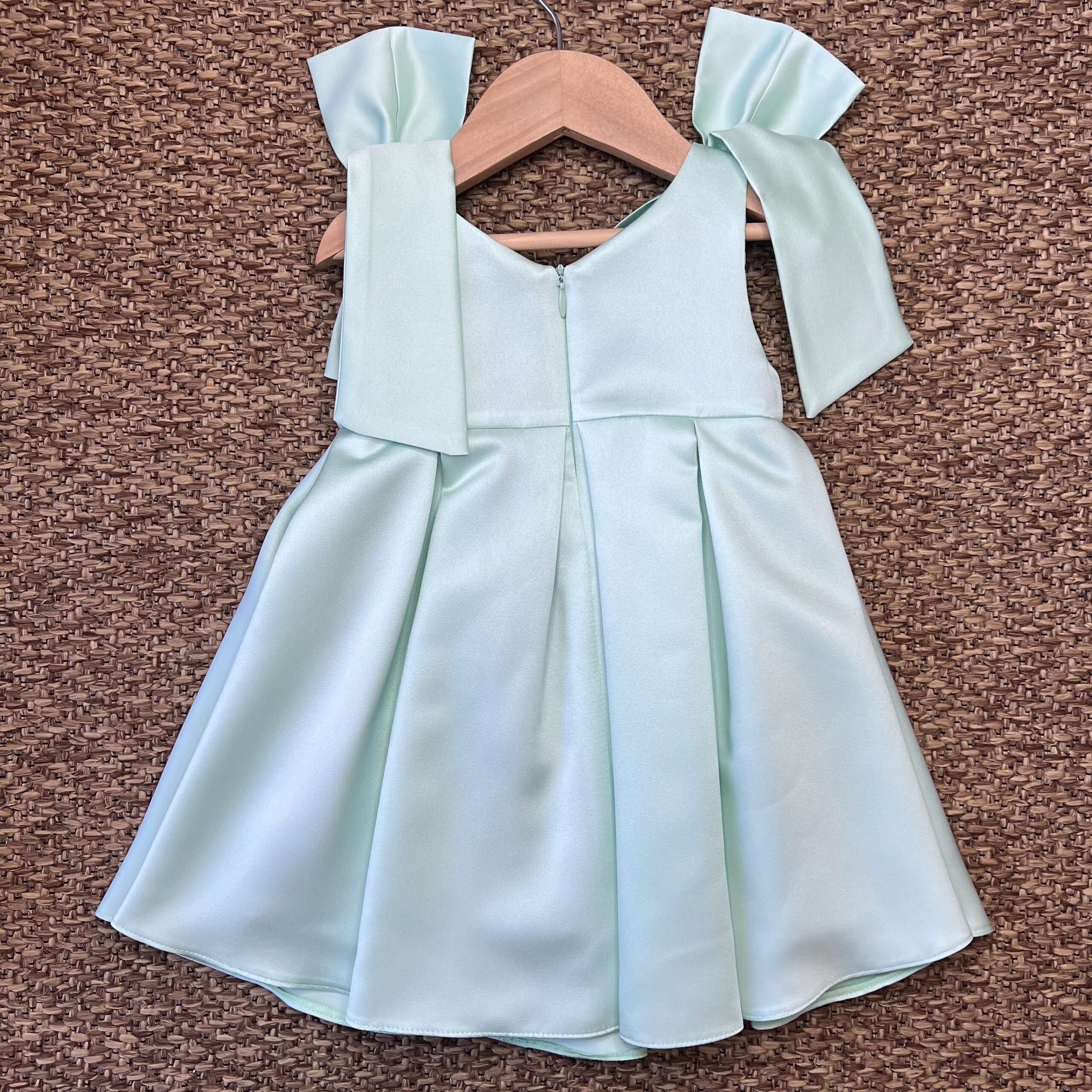 Abito elegante bimba in raso verde con fiocchi | 801 | IL - immagine 3