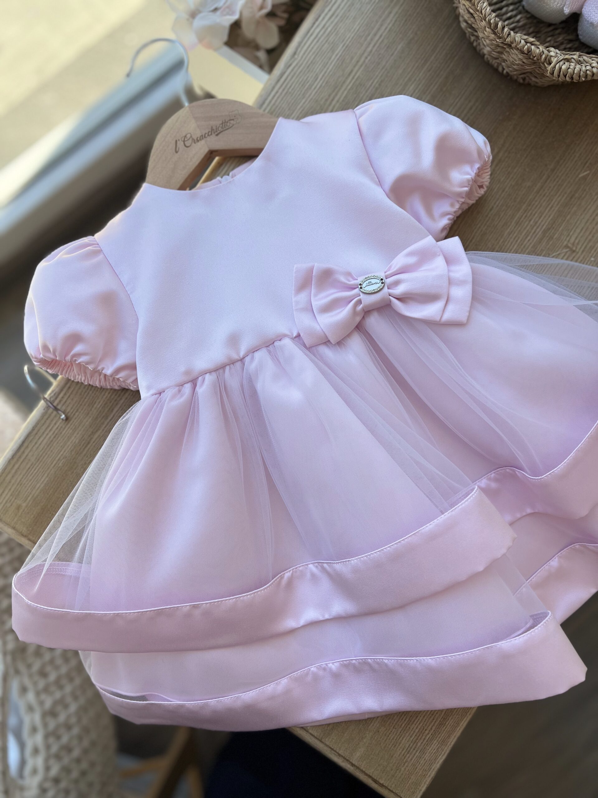 Abito elegante bimba in raso rosa e tulle con fiocco | 818 | Il