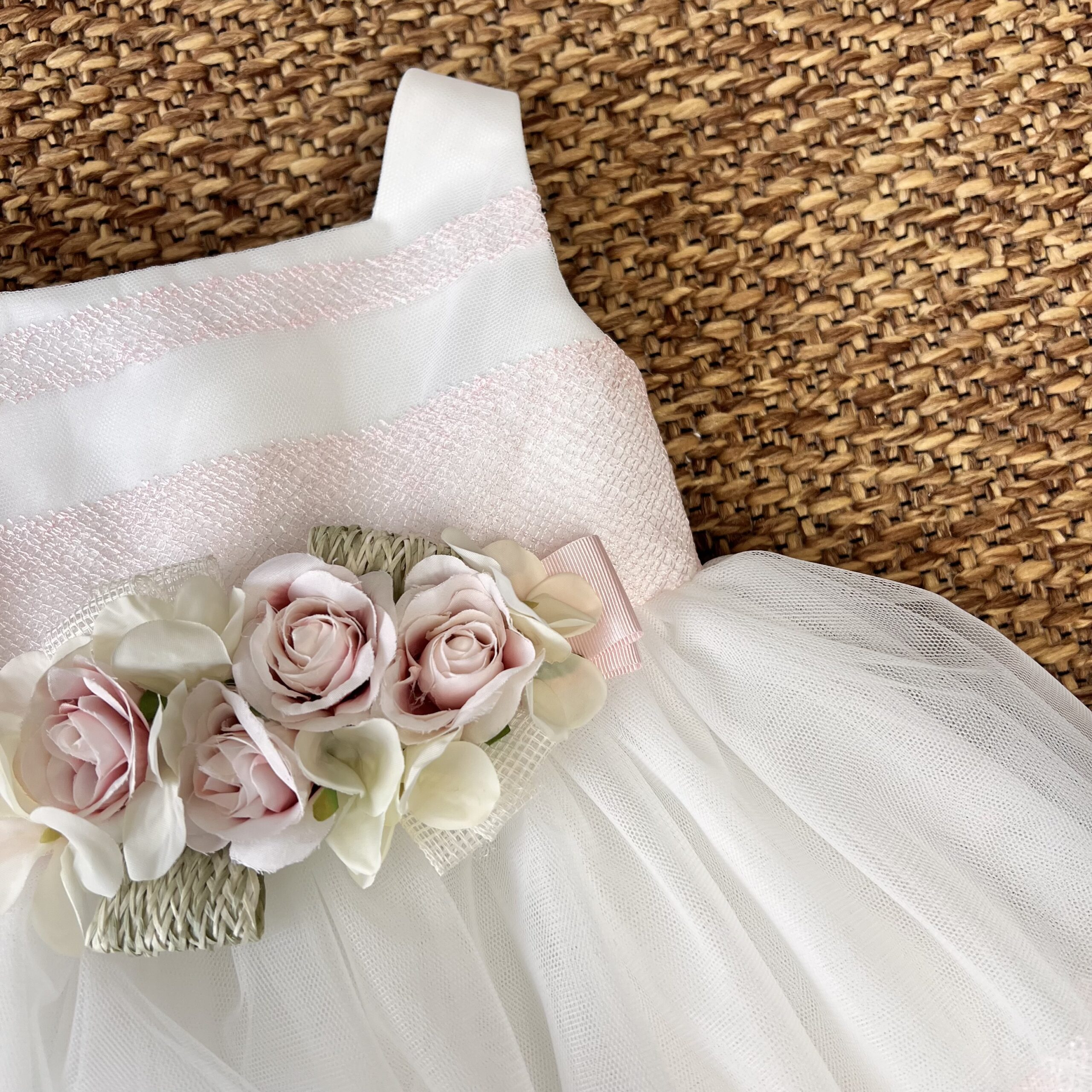 Abito battesimo bimba bianco e rosa in tulle 4973 - immagine 3