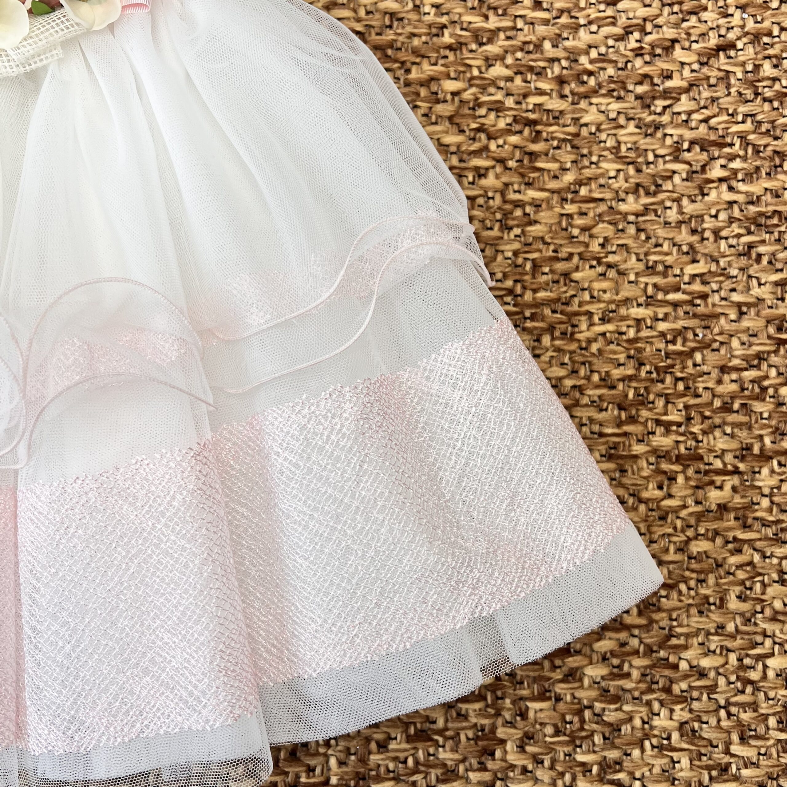 Abito battesimo bimba bianco e rosa in tulle 4973 - immagine 4