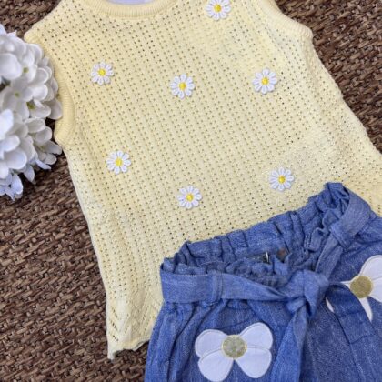 Shorts bimba in jeans con gilet giallo con margherite | 302 | DK