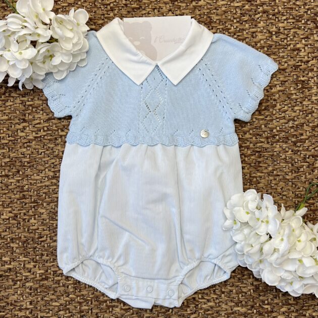 Pagliaccetto bimbo celeste con maglia in filo e righine | DK119 | DK