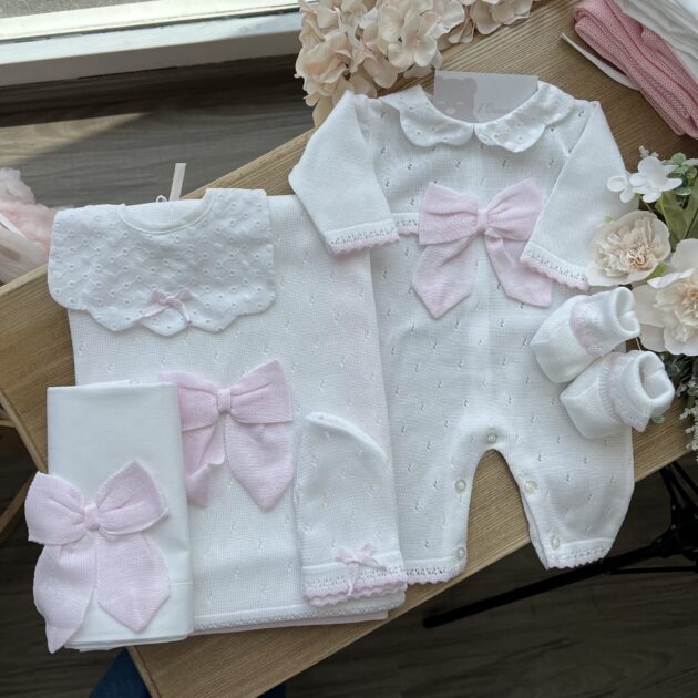 Coordinato nascita neonata bianco con fiocco rosa 6 pz  con tutina | B09140 | BM