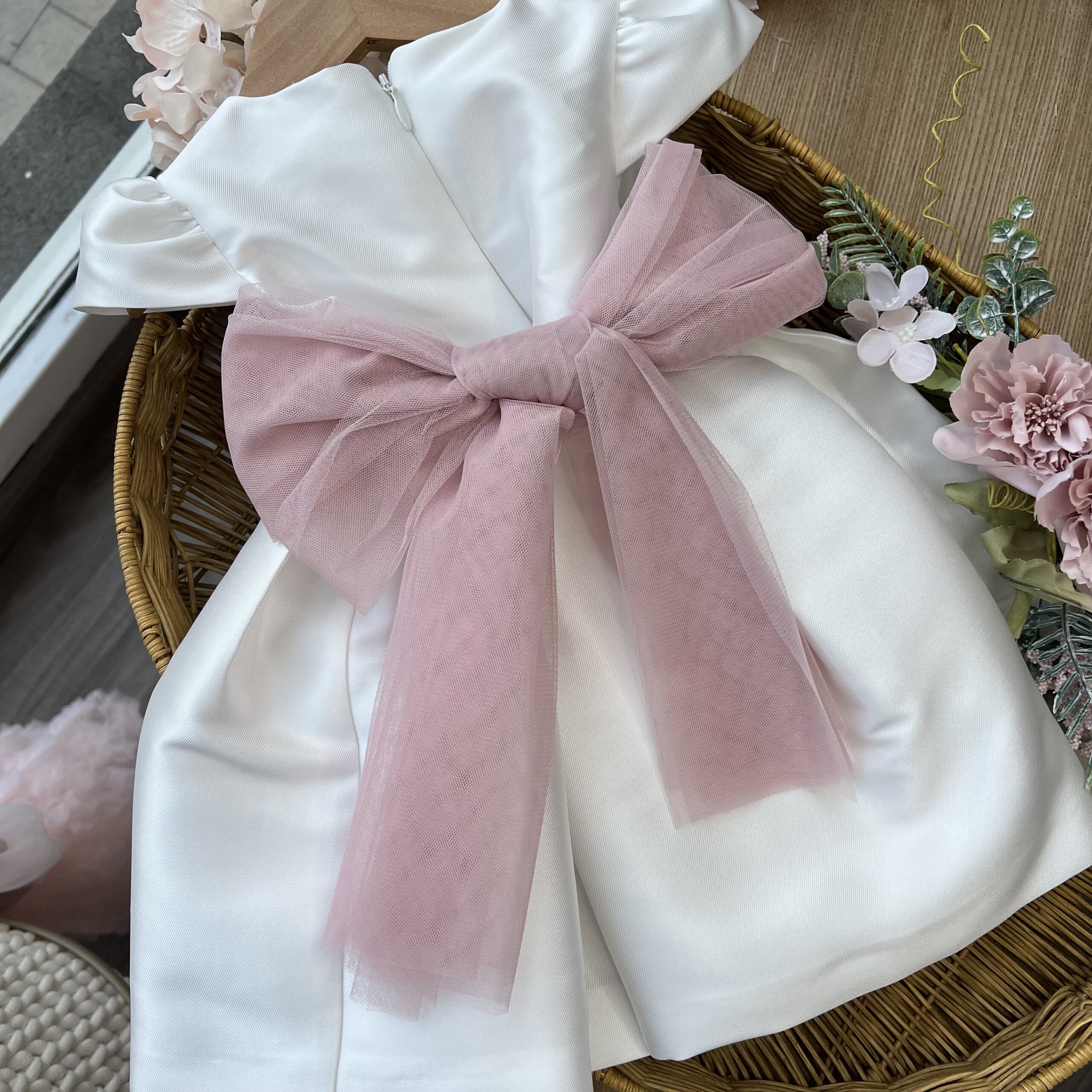 Abito battesimo bimba con fascia rosa antico e fiori | 735 | MML - immagine 4