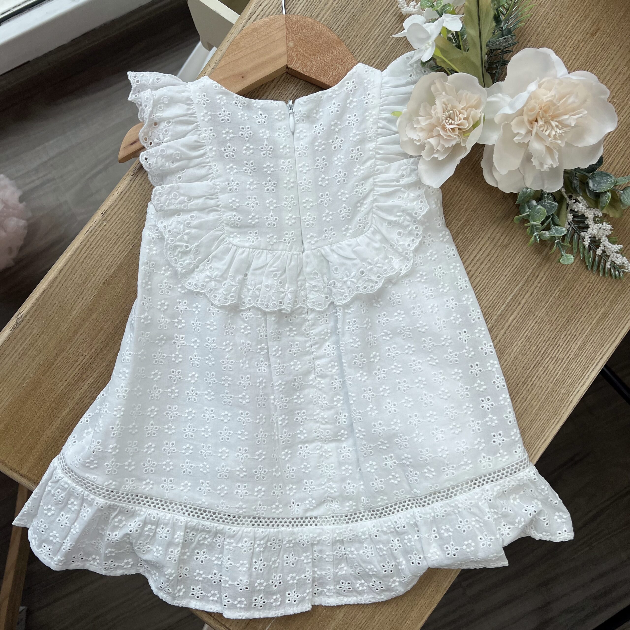 Abito bimba bianco in sangallo | DK307 | DK - immagine 2