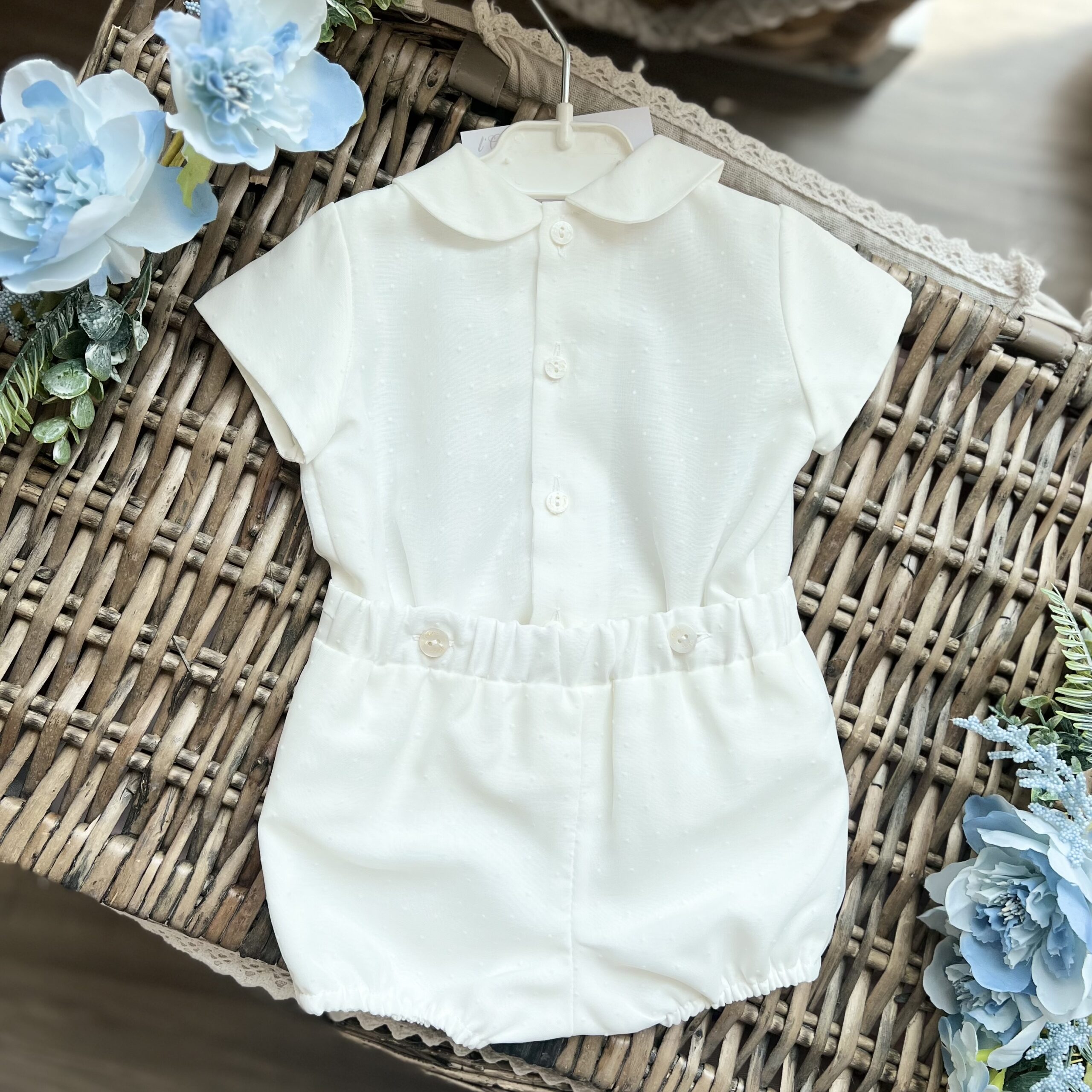Completo Battesimo Bianco in organza ricamata con merletto fiori | 5708 | NS - immagine 2