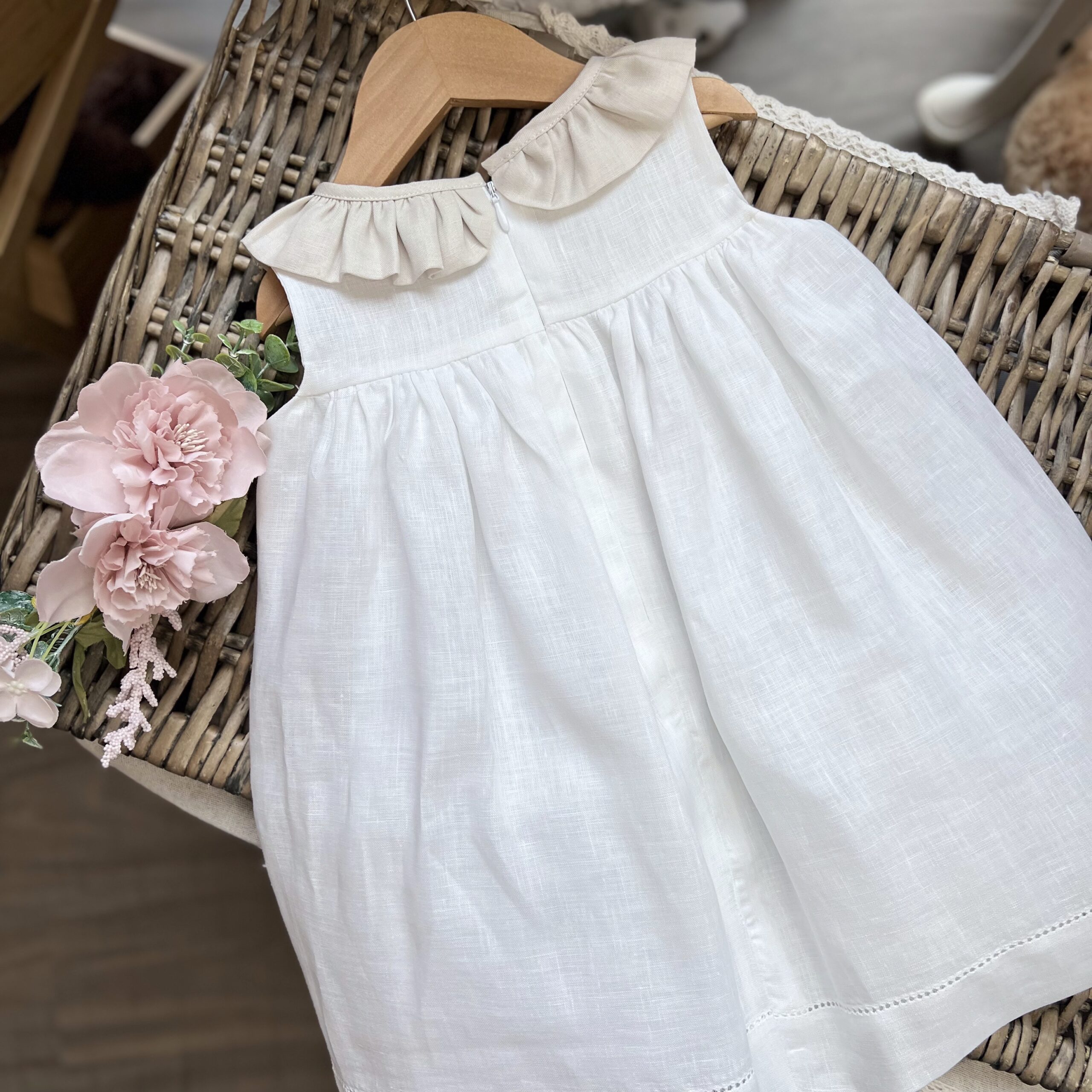 Abito bimba lino bianco con fiocco e punto a giorno | 1227 | LS - immagine 3