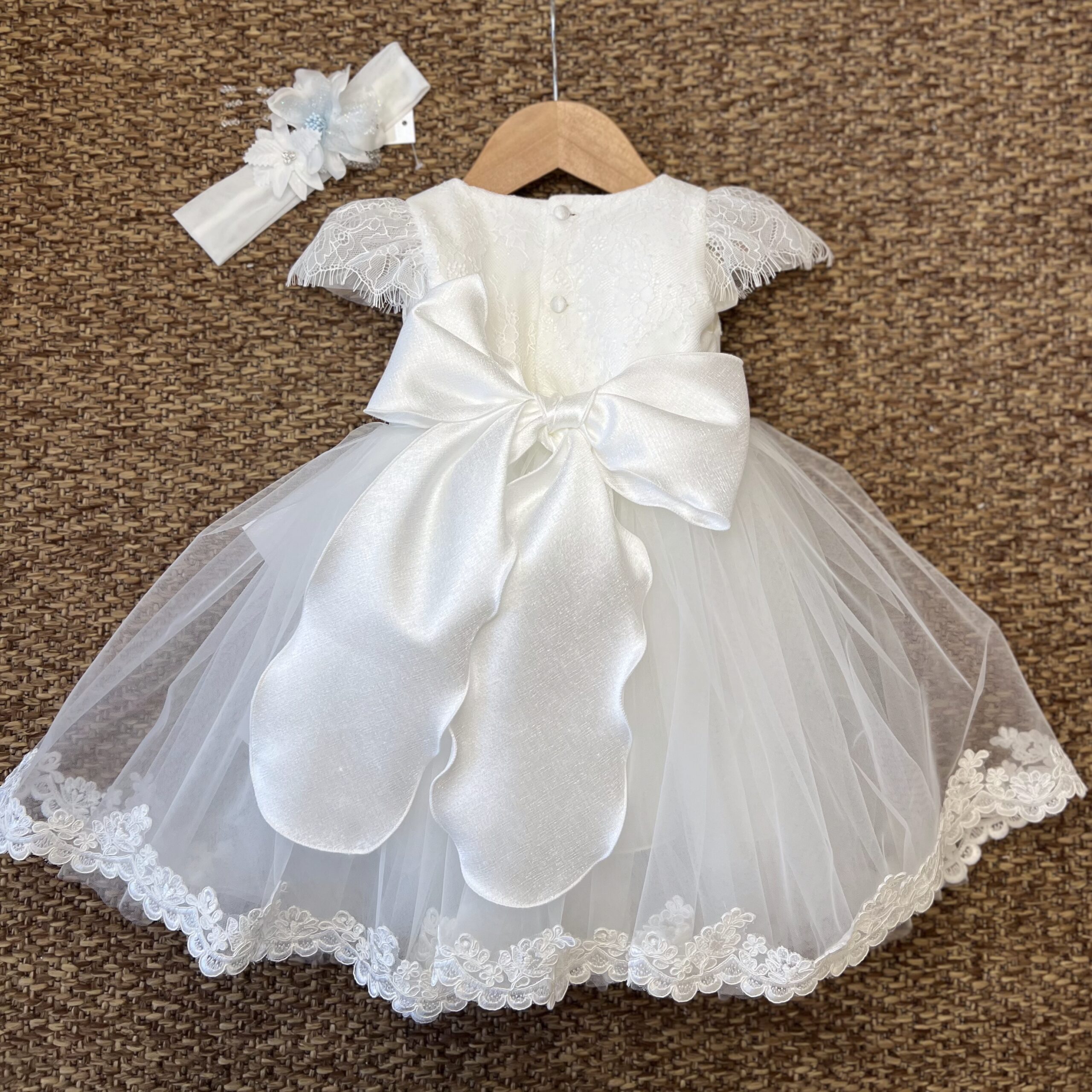 Abito battesimo bimba Kimberly fiore celeste con fascia | LPE - immagine 3