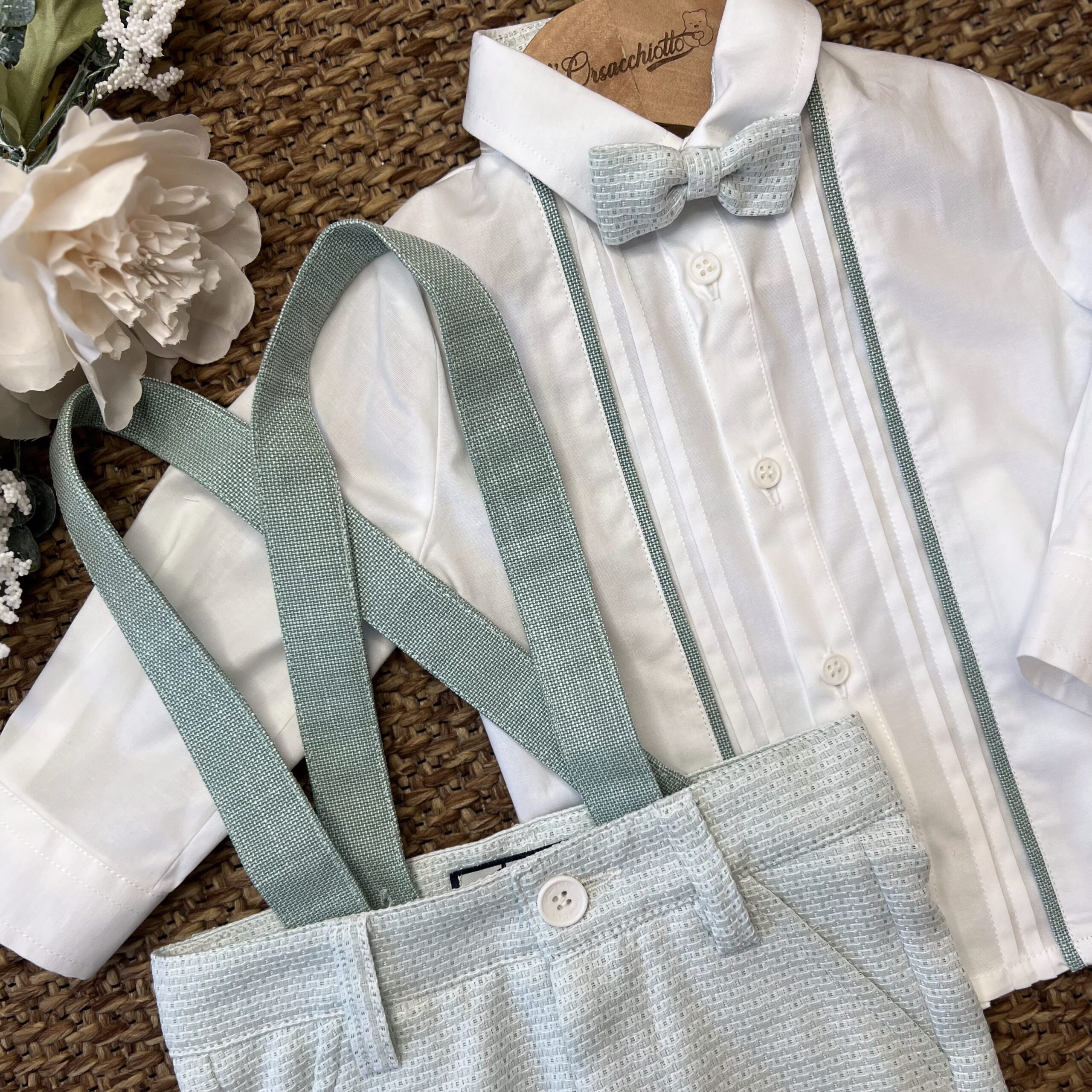 Completo elegante verde con bretelle 3 Pz | 61172-180 | DD - immagine 2