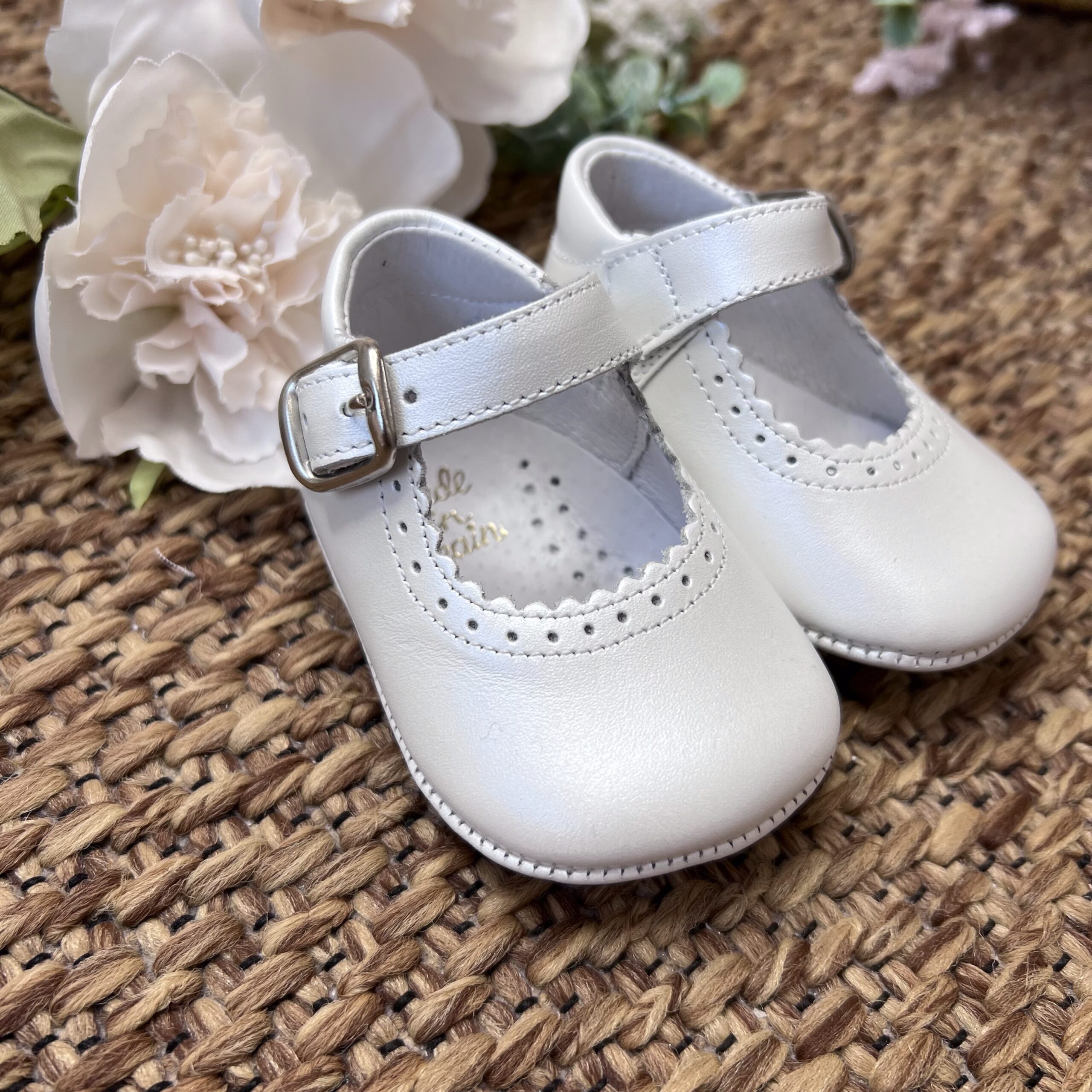Scarpa bianco perla con smerlo | A2208 | PNN - immagine 2