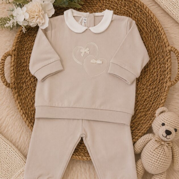 Completo bimba beige con colletto bianco e cuori | AI | 3H765 | MB