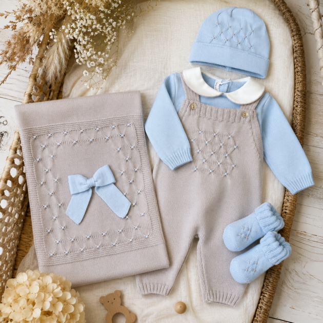 Coordinato nascita neonato salopette nido d’ape celeste sabbia con coperta sabbia 4Pz | AI | 327 | BL