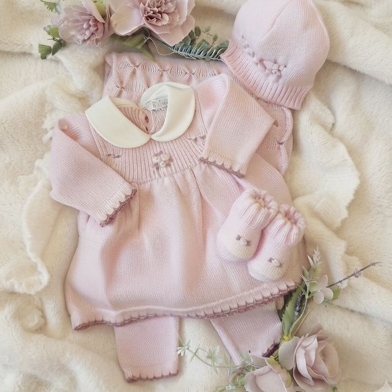 Set nascita neonata in pura lana con punto smock e roselline rosa | AI | 4717.2 | PD - immagine 2