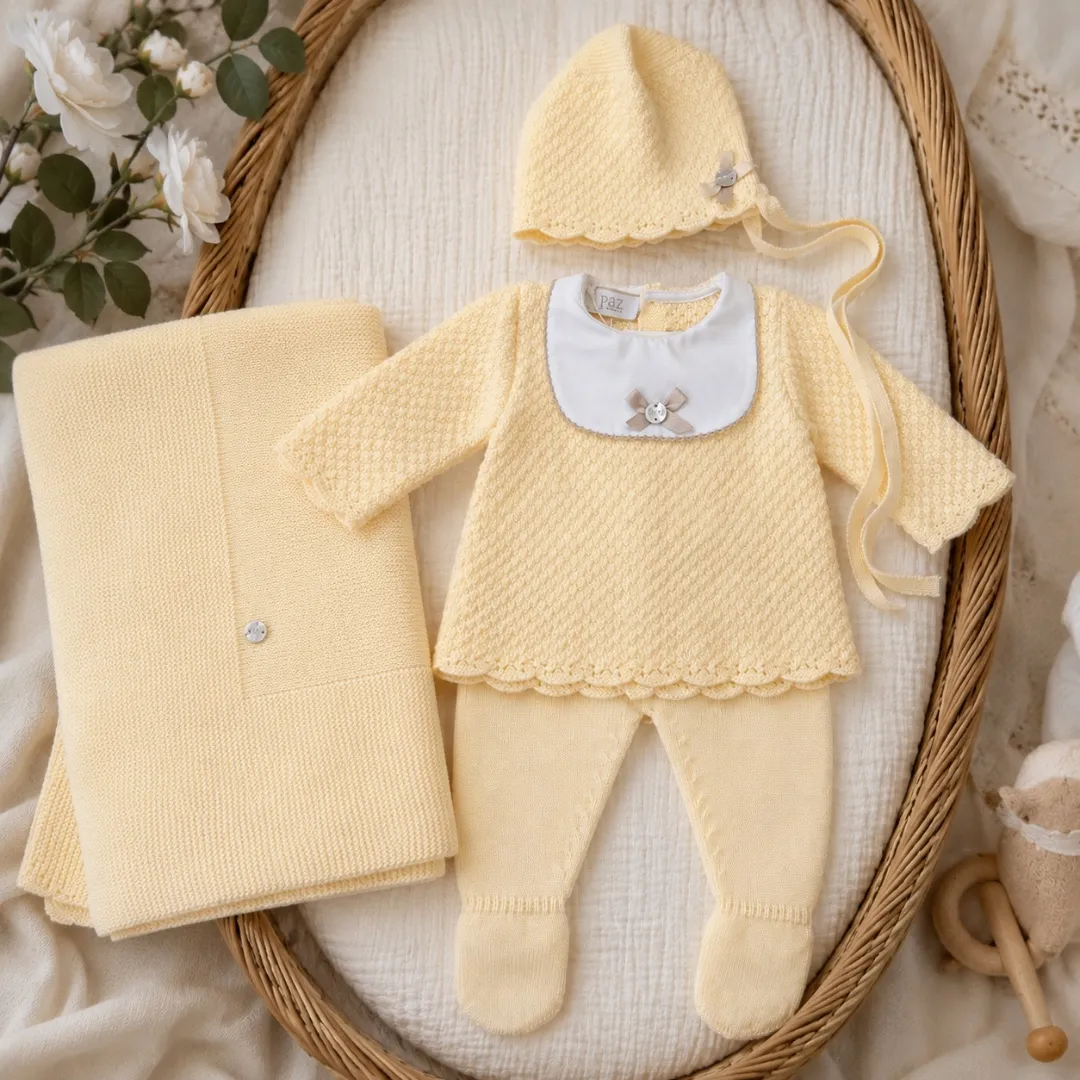 Set nascita neonata giallo con bavero, cuffietta e copertina | AI